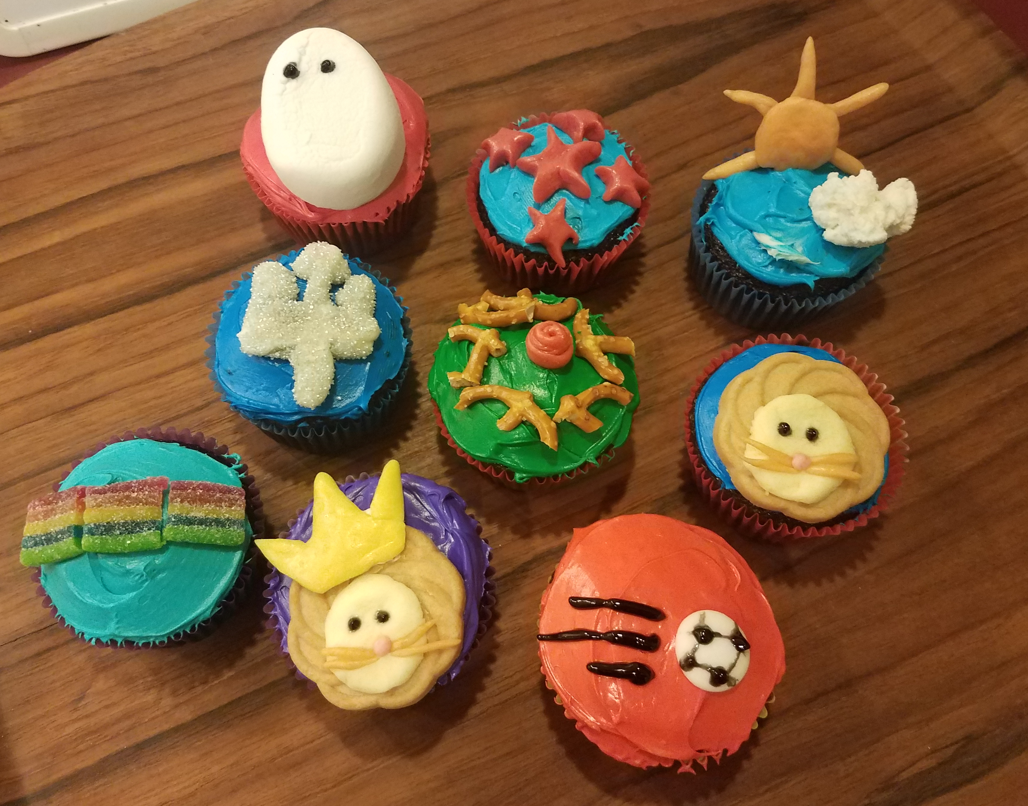 Nine cupcakes representing each of the NWSL teams